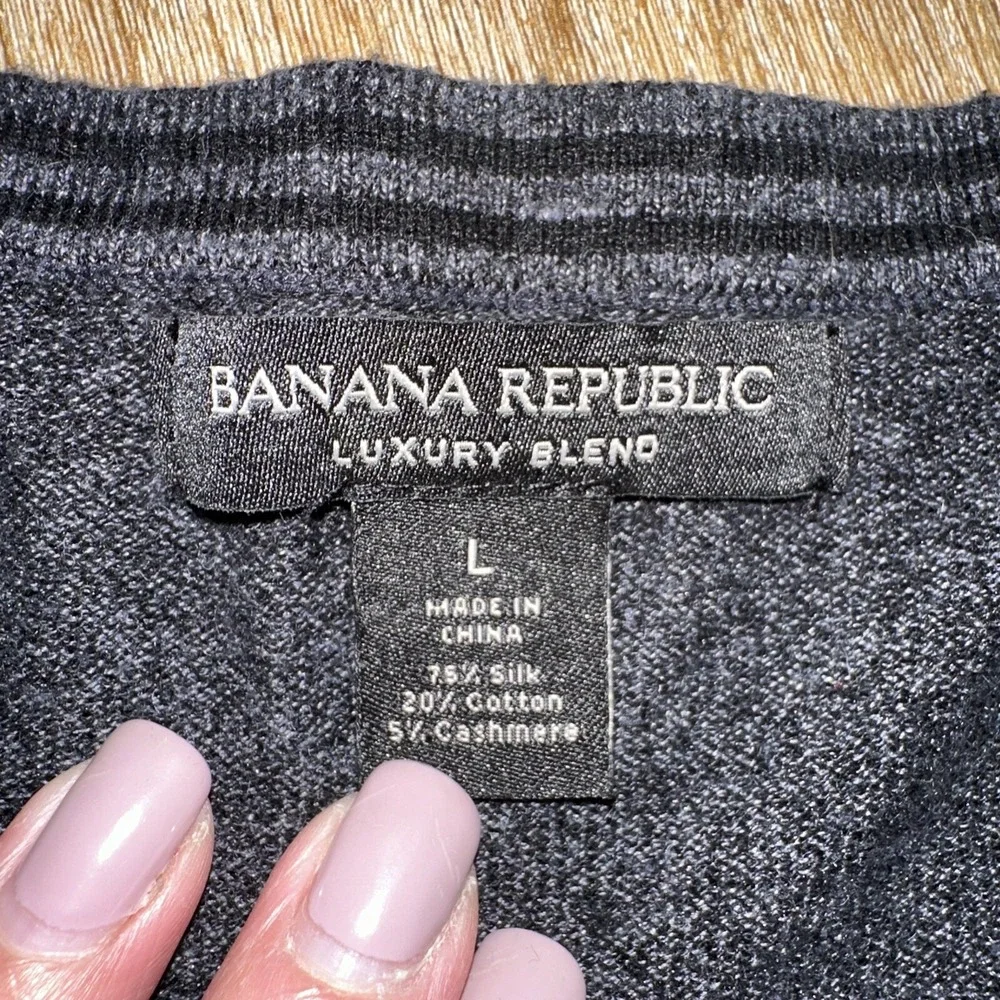 Banana Republic Men's Sweater Large‎ Gray V Neck Silk Cahmere Luxury Blend